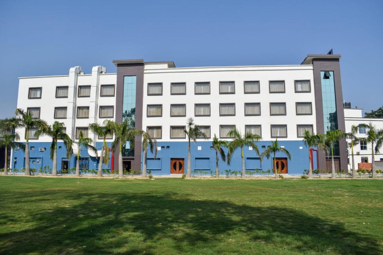 Tulip Inn Shravasti Bahraich Εξωτερικό φωτογραφία