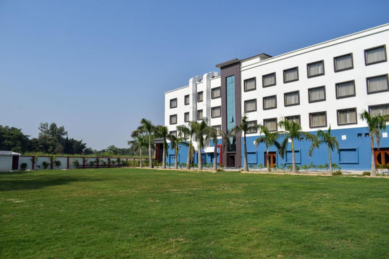 Tulip Inn Shravasti Bahraich Εξωτερικό φωτογραφία
